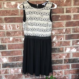 Black and white laced dress